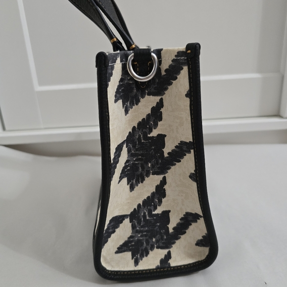 COACH Dempsey Carryall Bag With Houndstooth Print And Patch - Picture 3 of 9